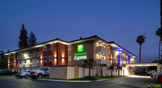 Holiday Inn Express Santa Rosa North by IHG