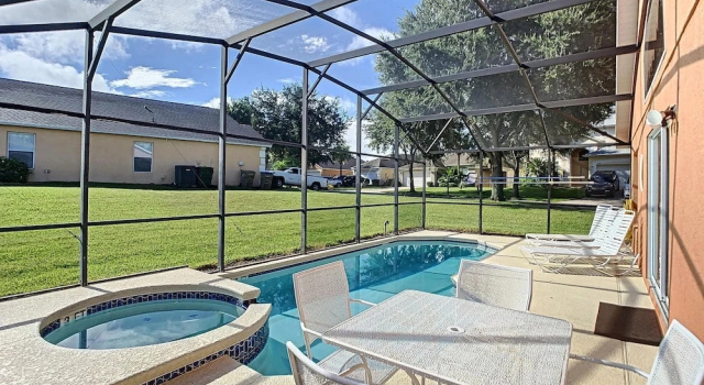 Коттедж Emerald Island Resort 4 bed 3 Bath With Pool spa