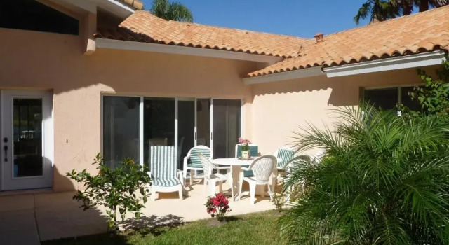 Villa Stever Llc