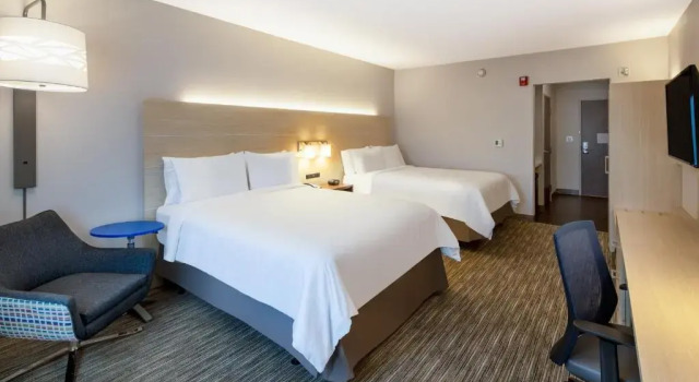 Четырёхместный номер Standard Holiday Inn Express & Suites Ft Myers Beach-Sanibel Gateway by IHG