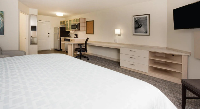Двухместный люкс Candlewood Suites Miami Intl Airport - 36th St by IHG