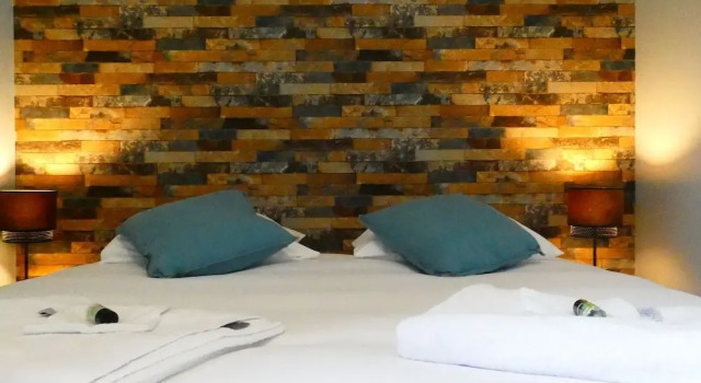 Hôtel Restaurant le clos de l Ancien Pressoir, Book Hotel Commes D-day Beaches