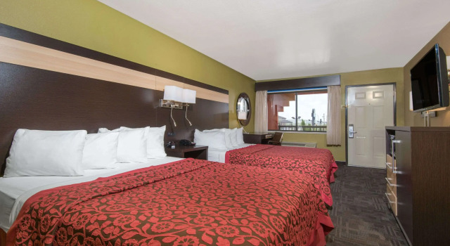 Days Inn by Wyndham Carlsbad