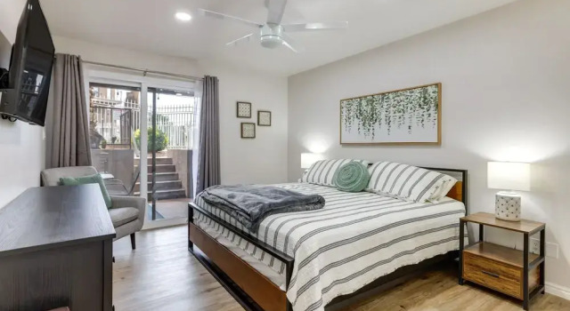 Modern Condo in St Georges Sports Village, Забронировать Апартаменты/квартира Апартаменты Сент-Джордж, рядом с Гольф клуб "Корал Каньон", Апартаменты/квартира