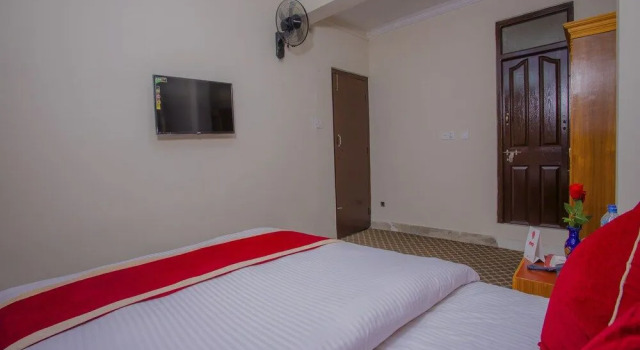 OYO 293 Royal Bouddha Hotel