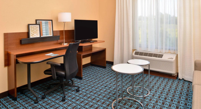Четырёхместный люкс c 1 комнатой Fairfield Inn & Suites by Marriott St. Joseph