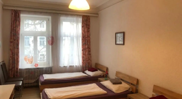 Трёхместный номер Hotel Pension Schmellergarten