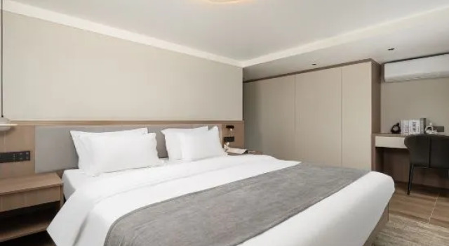 Люкс Executive Kunming Jun'an Hotel (University Town High-speed Railway South Station)