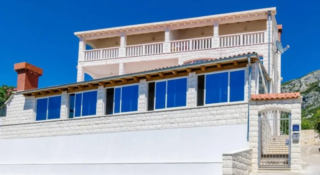 Villa Mateo - Three Bedroom Apartment With Terrace and Private Pool ID Direct Booker 769, Забронировать Апартаменты/квартира Отели Dubravka с парковкой, Парковка