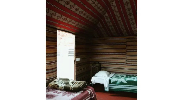 Wadi Rum Firecamp, Rezervovat Kemp Hotely v Akaba se snídaní, Snídaně