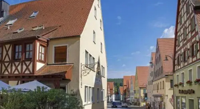 Hotel Gasthof Krone, Book Hotel Spalt Franconian Lake District