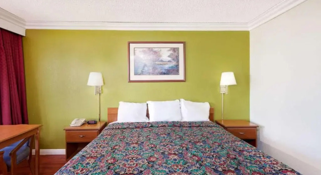 Номер Standard Days Inn and Suites Palmdale