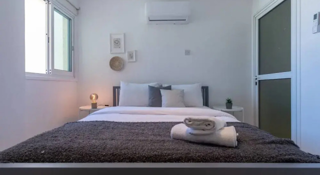 Апартаменты с 3 комнатами с балконом и с видом на город Chloris 3- Bedroom Apartment in Larnaca