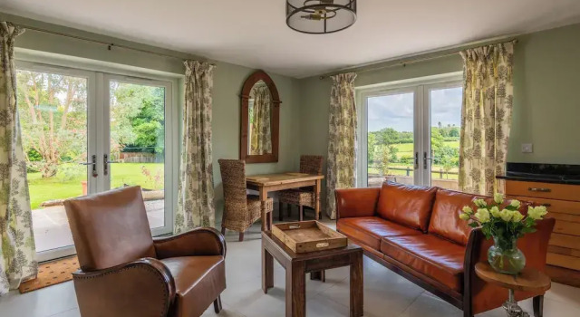 Self-contained Cosy one Bedroom Holiday Barn, 예약 휴가용 주택 Cowbridge 