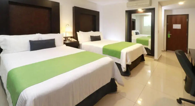 Четырёхместный номер Standard Courtyard by Marriott Guadalajara Andares