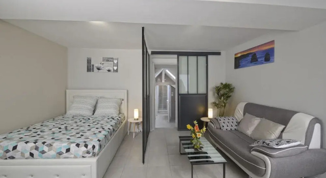 Le Franche Comté, Prenota Hotel Laval 