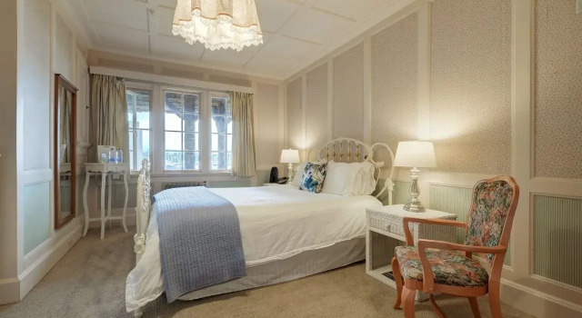 The Latch Inn, Buchen Sie Bed & Breakfast Sidney Saanich