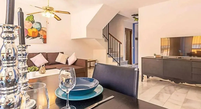797 Holiday Rentals - Adosado para 6 a 1 min de la playa Carihuela
