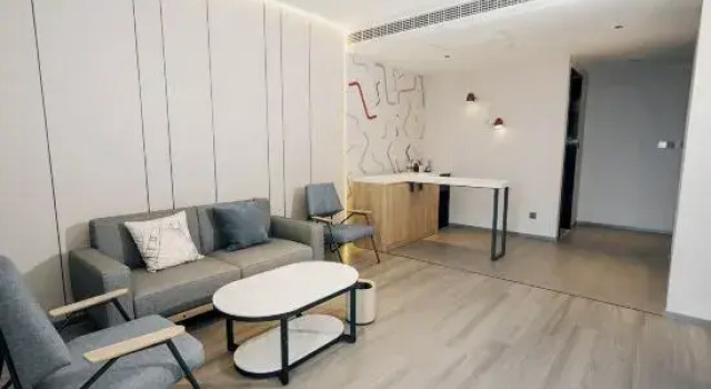 Люкс Homeinn Selected Hotel (Handan East Station Hongshang Building)