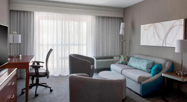Номер Standard Courtyard by Marriott Lebanon