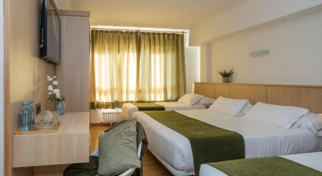 Четырёхместный номер Comfort Hotel Crisol de las Rías