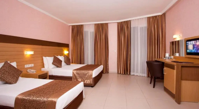 Трёхместный номер Standard Remi Hotel