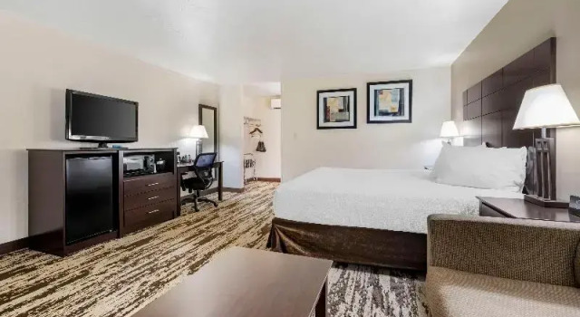 Трёхместный номер Standard с балконом Best Western Prescottonian