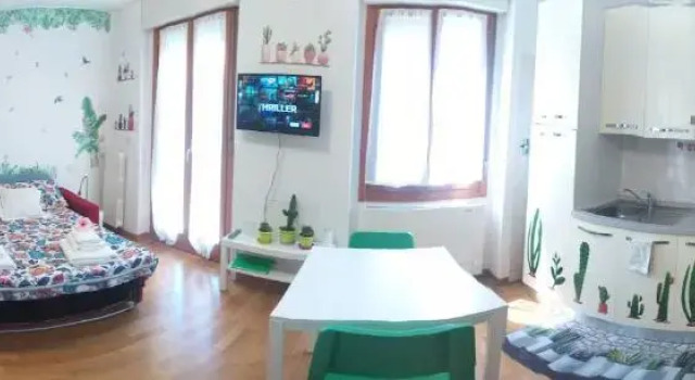 CASITA Monolocale colorato a 150mt da stazione, Buchen Sie Ferienwohnung Locate di Triulzi Lombardei