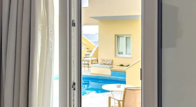 Номер Standard Reverie Santorini Hotel