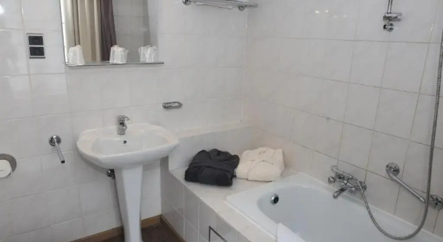 Трёхместный номер Standard Hôtel Le Monte-Cristo