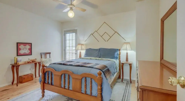 Mountainside Bliss: Red River Getaway w/ Fireplace, Varaa Lomakoti Red River 