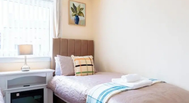 Lovely & Bright 2-Bed Apartment