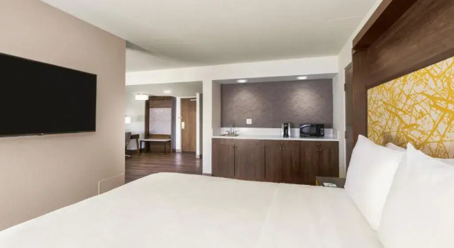 Люкс Holiday Inn La Mirada Buena Park by IHG