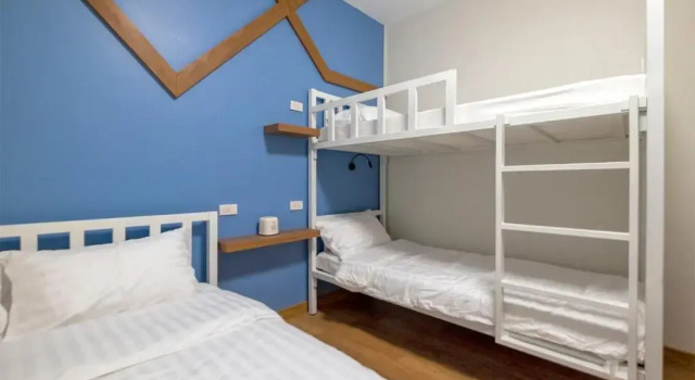 Трёхместный номер Standard BED Friends Poshtel