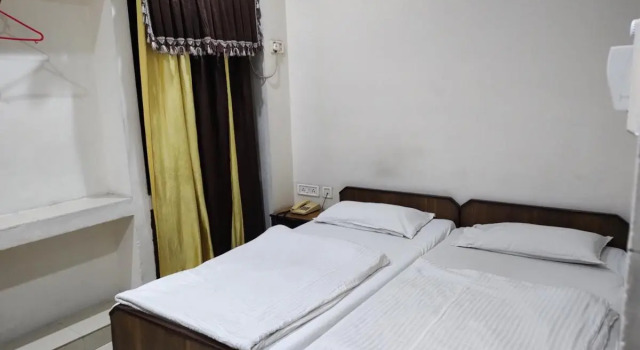 Hotel Samrat, Rezerwuj Hotel Jhansi Indie