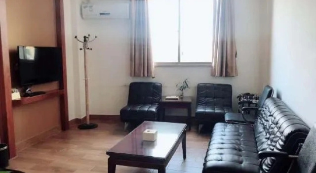 Четырёхместный семейный люкс Hai Run Business Hotel