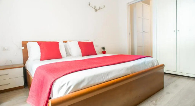 LikeHome Milano - Via Crema, Book Hotel Porta Romana Milan