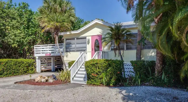 Palm Breeze Cottage
