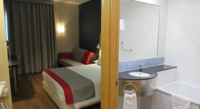 Семейный номер Standard Hotel Holiday Inn Express Madrid-Rivas by IHG