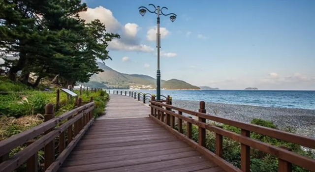 Geoje Lilac Pension