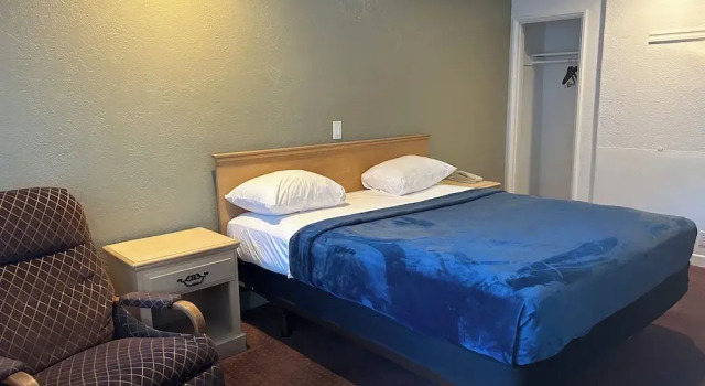 2 makuuhuonetta Standard huone Welcome Inn on Colorado Blvd