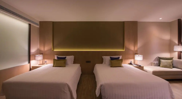 Номер Standard с видом на озеро Golden Lake Hotel
