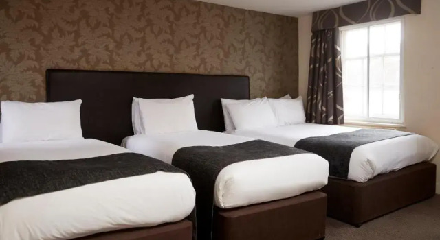Семейный номер Standard Sun Hotel by Greene King Inns
