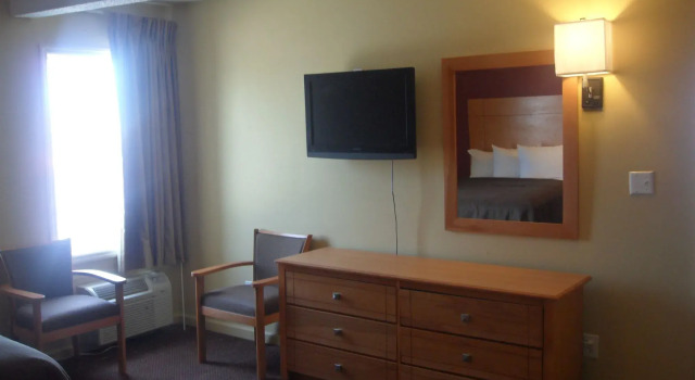 Oceanview Inn - Emerald Isle, Забронировать Мини-отель Эмералд-Айл Северная Каролина, рядом с Emerald Isle Adventures