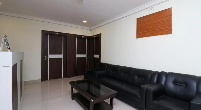 OYO 27602 Hotel Green Space