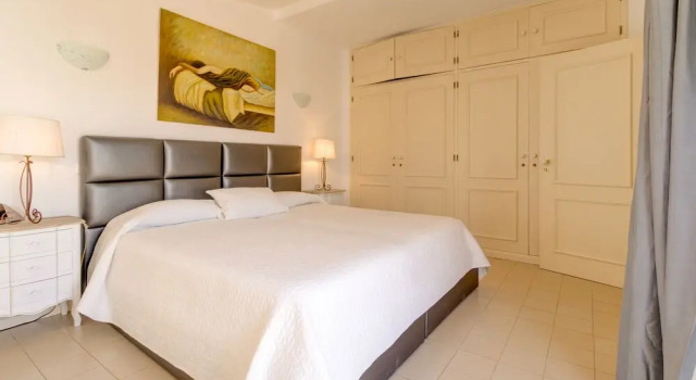 V4 Crown, Rezervovat Hotel Hotely v Sotavento s parkováním, Parkování