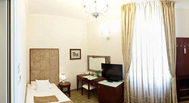 Hotel Willa Hueta, Забронировать Отель Бизнес-отели Кельце, 4* 5*