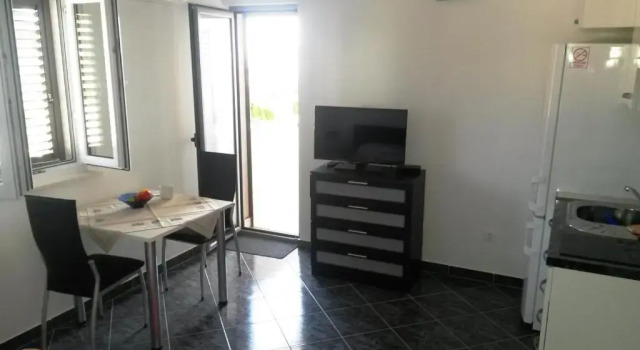 Студия с балконом и с частичным видом на море Rajcic Apartments