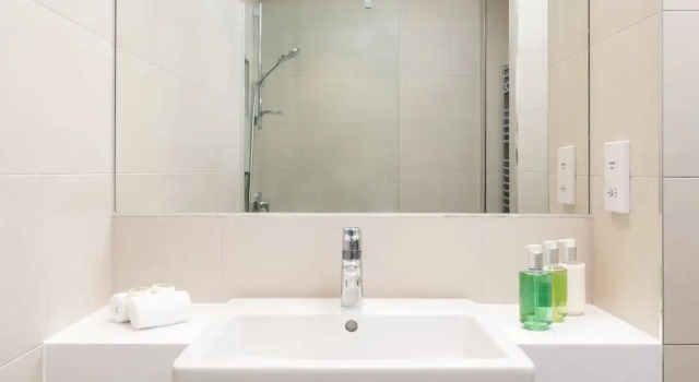 Студия The Lincoln Suites