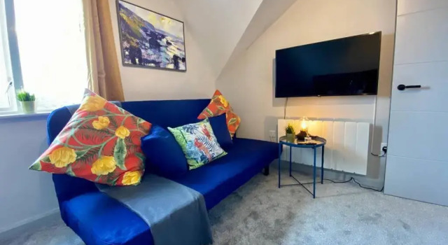 Stunning Apartment - 5 Minute Walk to the Best Beach! - Great Location - Parking - Netflix - Fast WiFi - Smart TV - Newly decorated - Close to Bournemouth & Poole Town Centre & Sandbanks, Varaa Huoneisto Asunnot kohteessa Merseyside, Huoneisto
